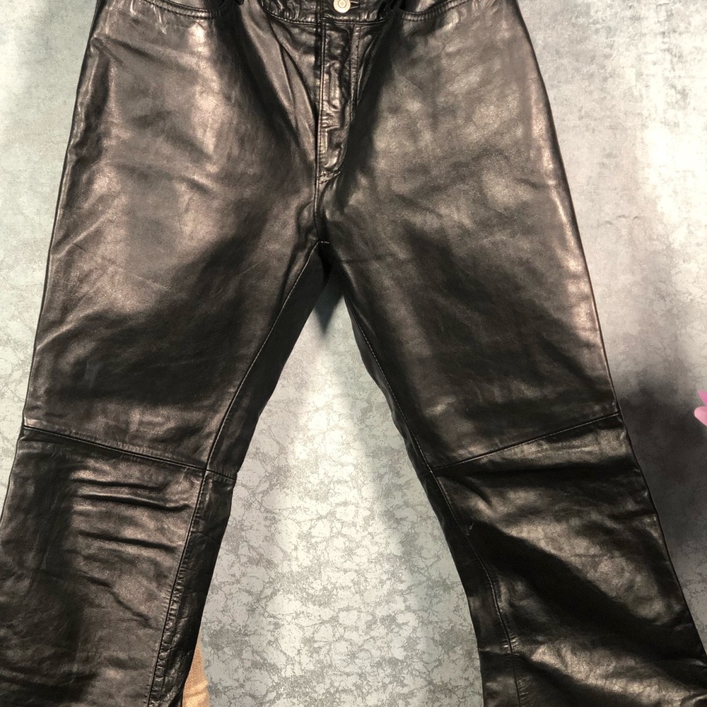 💕SOLD💕Gap Women’s Leather Boot Cut Pants Sz 10 - Picture 2 of 8